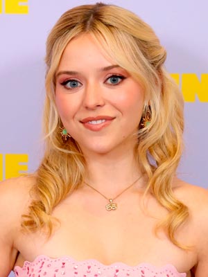 Лекси Майнтри в роли Эль Вудс